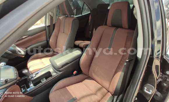 Haaraa Toyota Crown Black Makiinaa iti Mombasa keessatti Coastal Kenya keessatti Haaraa Toyota Crown Black Makiinaa iti Mombasa keessatti Coastal Kenya keessatti