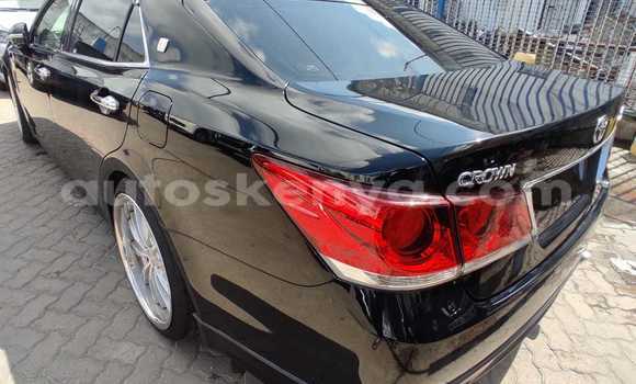 Haaraa Toyota Crown Black Makiinaa iti Mombasa keessatti Coastal Kenya keessatti Haaraa Toyota Crown Black Makiinaa iti Mombasa keessatti Coastal Kenya keessatti