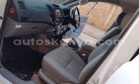 Buy Used Toyota Hilux White Car in Nairobi in Nairobi Buy Used Toyota Hilux White Car in Nairobi in Nairobi