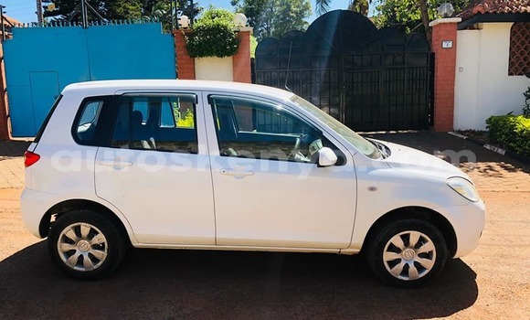 Buy Used Mazda Demio White Car in Nairobi in Nairobi