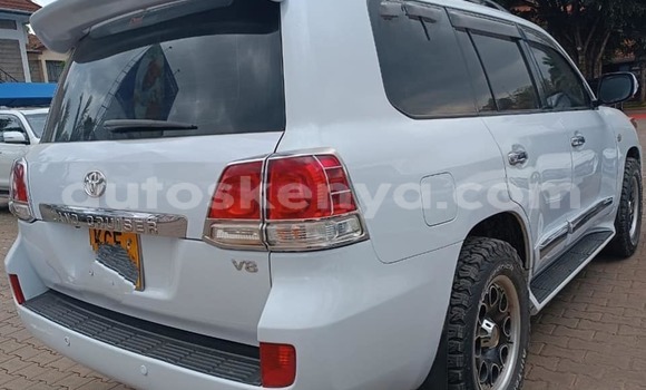 Buy Used Toyota Land Cruiser White Car in Nairobi in Nairobi Buy Used Toyota Land Cruiser White Car in Nairobi in Nairobi