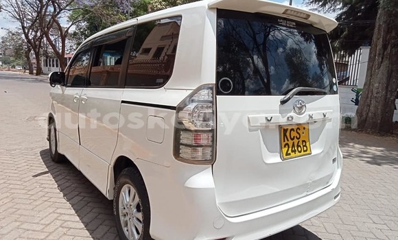 Buy Used Toyota Voxy White Car in Nairobi in Nairobi Buy Used Toyota Voxy White Car in Nairobi in Nairobi