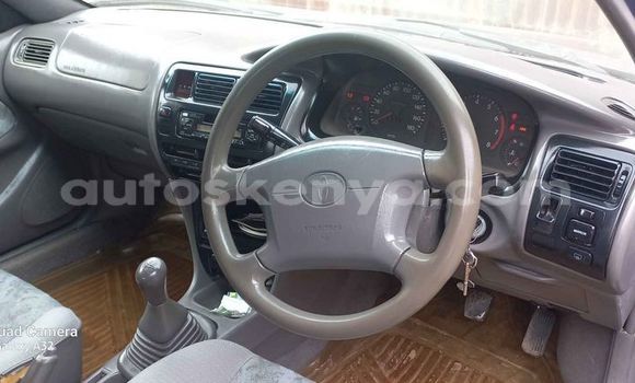 Nunua Ilio tumika Toyota Corolla Bluu Gari ndani ya Nairobi nchini Nairobi Nunua Ilio tumika Toyota Corolla Bluu Gari ndani ya Nairobi nchini Nairobi