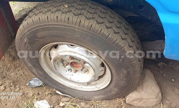 Nunua Ilio tumika Toyota Hilux Bluu Gari ndani ya Nairobi nchini Nairobi Nunua Ilio tumika Toyota Hilux Bluu Gari ndani ya Nairobi nchini Nairobi