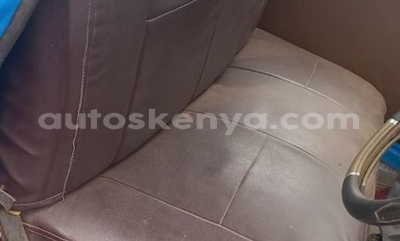 Nunua Ilio tumika Toyota Hilux Bluu Gari ndani ya Nairobi nchini Nairobi Nunua Ilio tumika Toyota Hilux Bluu Gari ndani ya Nairobi nchini Nairobi