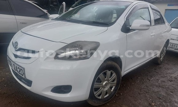 Oofamaa Toyota Belta White Makiinaa iti Nairobi keessatti Nairobi keessatti Oofamaa Toyota Belta White Makiinaa iti Nairobi keessatti Nairobi keessatti