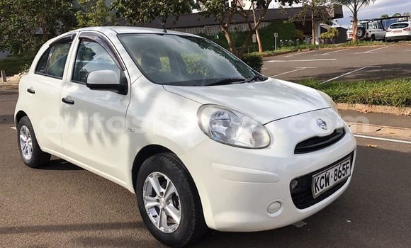 Nunua Ilio tumika Nissan March Nyeupe Gari ndani ya Nairobi nchini Nairobi