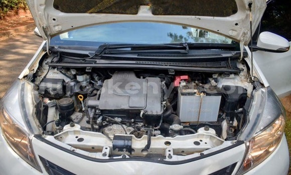 Nunua Ilio tumika Toyota Vitz Nyeupe Gari ndani ya Nairobi nchini Nairobi Nunua Ilio tumika Toyota Vitz Nyeupe Gari ndani ya Nairobi nchini Nairobi
