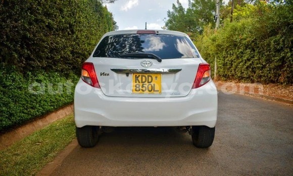 Nunua Ilio tumika Toyota Vitz Nyeupe Gari ndani ya Nairobi nchini Nairobi Nunua Ilio tumika Toyota Vitz Nyeupe Gari ndani ya Nairobi nchini Nairobi