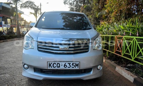 Oofamaa Toyota Noah Silver Makiinaa iti Nairobi keessatti Nairobi keessatti Oofamaa Toyota Noah Silver Makiinaa iti Nairobi keessatti Nairobi keessatti