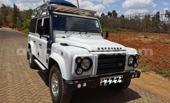 Oofamaa Land Rover Defender White Makiinaa iti Nairobi keessatti Nairobi keessatti