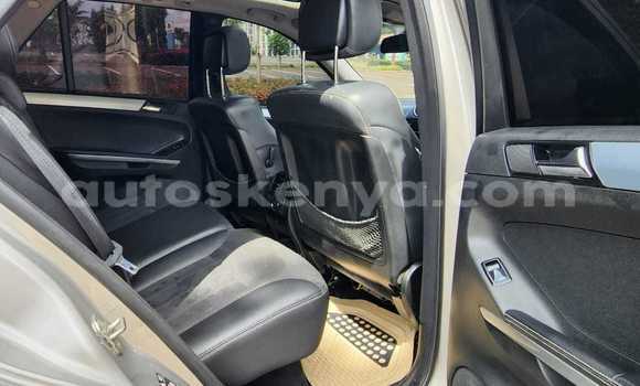 Oofamaa Mercedes‒Benz ML–Class Silver Makiinaa iti Nairobi keessatti Nairobi keessatti Oofamaa Mercedes‒Benz ML–Class Silver Makiinaa iti Nairobi keessatti Nairobi keessatti