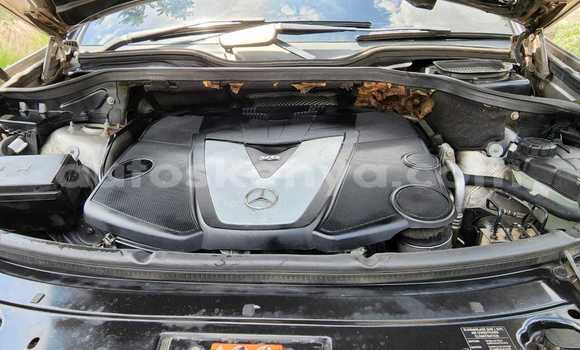 Oofamaa Mercedes‒Benz ML–Class Silver Makiinaa iti Nairobi keessatti Nairobi keessatti Oofamaa Mercedes‒Benz ML–Class Silver Makiinaa iti Nairobi keessatti Nairobi keessatti