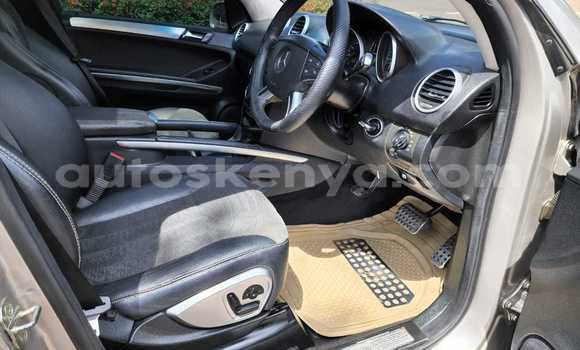 Oofamaa Mercedes‒Benz ML–Class Silver Makiinaa iti Nairobi keessatti Nairobi keessatti Oofamaa Mercedes‒Benz ML–Class Silver Makiinaa iti Nairobi keessatti Nairobi keessatti