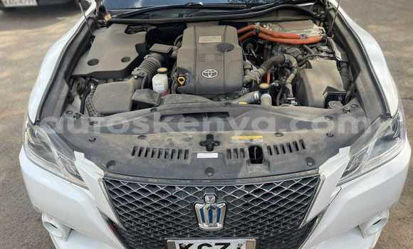 Oofamaa Toyota Crown White Makiinaa iti Nairobi keessatti Nairobi keessatti Oofamaa Toyota Crown White Makiinaa iti Nairobi keessatti Nairobi keessatti