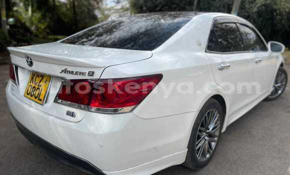 Oofamaa Toyota Crown White Makiinaa iti Nairobi keessatti Nairobi keessatti Oofamaa Toyota Crown White Makiinaa iti Nairobi keessatti Nairobi keessatti