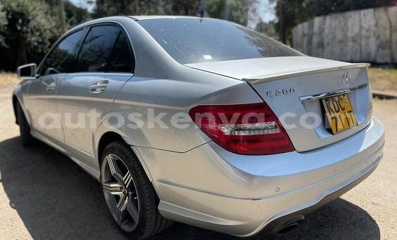 Oofamaa Mercedes‒Benz C–Class Silver Makiinaa iti Nairobi keessatti Nairobi keessatti Oofamaa Mercedes‒Benz C–Class Silver Makiinaa iti Nairobi keessatti Nairobi keessatti