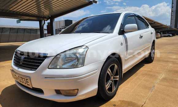 Oofamaa Toyota Premio White Makiinaa iti Nairobi keessatti Nairobi keessatti