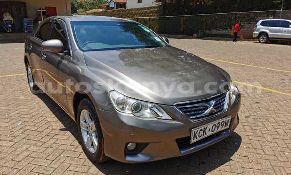 Oofamaa Toyota Mark X Brown Makiinaa iti Nairobi keessatti Nairobi keessatti