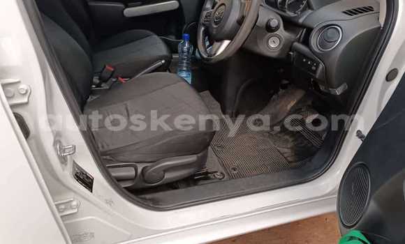 Oofamaa Mazda Demio White Makiinaa iti Nairobi keessatti Nairobi keessatti Oofamaa Mazda Demio White Makiinaa iti Nairobi keessatti Nairobi keessatti