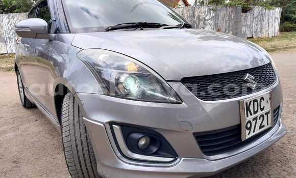 Oofamaa Suzuki Swift Silver Makiinaa iti Nairobi keessatti Nairobi keessatti