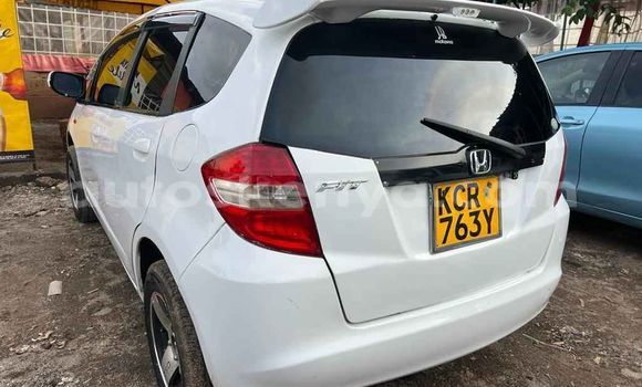 Nunua Ilio tumika Honda Fit Nyeupe Gari ndani ya Nairobi nchini Nairobi Nunua Ilio tumika Honda Fit Nyeupe Gari ndani ya Nairobi nchini Nairobi