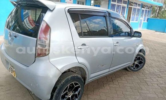 Oofamaa Toyota Passo Silver Makiinaa iti Nairobi keessatti Nairobi keessatti