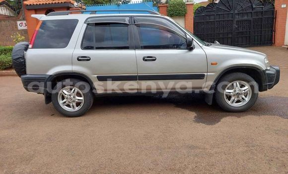 Oofamaa Honda CR–V Silver Makiinaa iti Nairobi keessatti Nairobi keessatti
