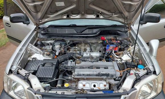 Nunua Ilio tumika Honda CR–V Fedha Gari ndani ya Nairobi nchini Nairobi Nunua Ilio tumika Honda CR–V Fedha Gari ndani ya Nairobi nchini Nairobi