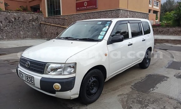 Oofamaa Toyota Probox White Makiinaa iti Kiambu keessatti Central Kenya keessatti