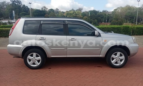 Oofamaa Nissan X–Trail Silver Makiinaa iti Kiambu keessatti Central Kenya keessatti