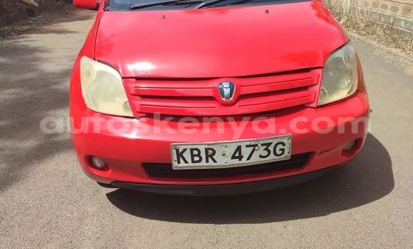 Oofamaa Toyota IST Red Makiinaa iti Kiambu keessatti Central Kenya keessatti