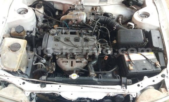 Oofamaa Toyota Corolla White Makiinaa iti Nairobi keessatti Nairobi keessatti Oofamaa Toyota Corolla White Makiinaa iti Nairobi keessatti Nairobi keessatti