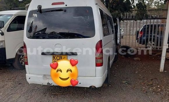 Oofamaa Toyota Hiace White Makiinaa iti Nairobi keessatti Nairobi keessatti Oofamaa Toyota Hiace White Makiinaa iti Nairobi keessatti Nairobi keessatti