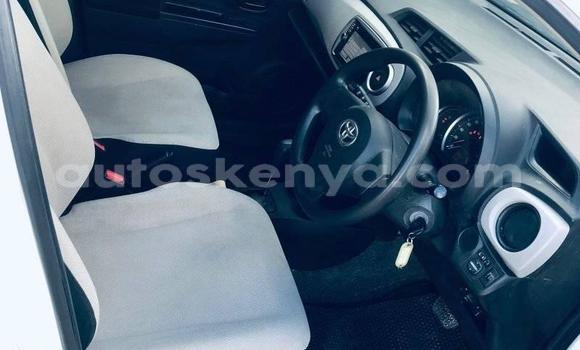 Oofamaa Toyota Vitz White Makiinaa iti Nairobi keessatti Nairobi keessatti Oofamaa Toyota Vitz White Makiinaa iti Nairobi keessatti Nairobi keessatti