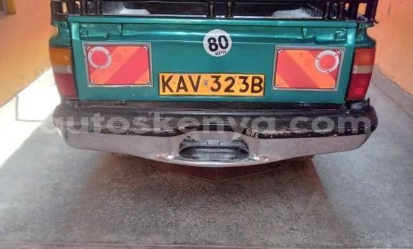 Oofamaa Toyota Hilux Green Makiinaa iti Nairobi keessatti Nairobi keessatti Oofamaa Toyota Hilux Green Makiinaa iti Nairobi keessatti Nairobi keessatti