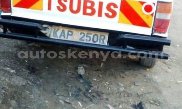 Oofamaa Mitsubishi L200 White Makiinaa iti Nairobi keessatti Nairobi keessatti Oofamaa Mitsubishi L200 White Makiinaa iti Nairobi keessatti Nairobi keessatti
