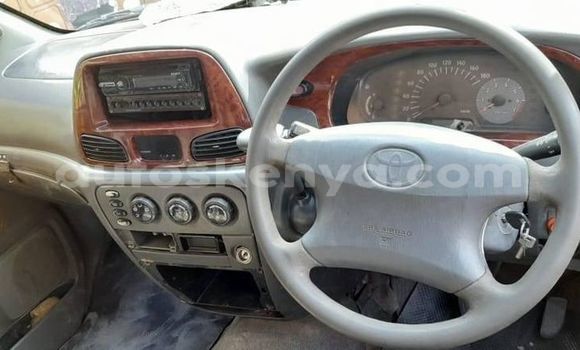Oofamaa Toyota Noah White Makiinaa iti Nairobi keessatti Nairobi keessatti Oofamaa Toyota Noah White Makiinaa iti Nairobi keessatti Nairobi keessatti