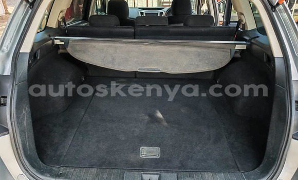 Oofamaa Subaru Outback Silver Makiinaa iti Nairobi keessatti Nairobi keessatti Oofamaa Subaru Outback Silver Makiinaa iti Nairobi keessatti Nairobi keessatti