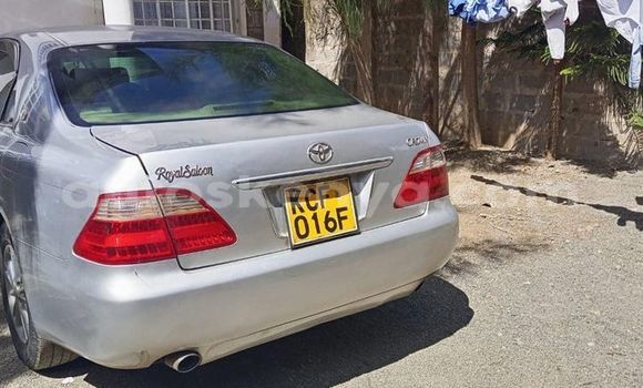 Oofamaa Toyota Crown Silver Makiinaa iti Nairobi keessatti Nairobi keessatti Oofamaa Toyota Crown Silver Makiinaa iti Nairobi keessatti Nairobi keessatti