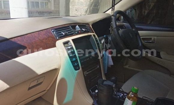 Oofamaa Toyota Crown Silver Makiinaa iti Nairobi keessatti Nairobi keessatti Oofamaa Toyota Crown Silver Makiinaa iti Nairobi keessatti Nairobi keessatti