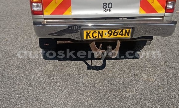 Oofamaa Toyota Hilux Silver Makiinaa iti Nairobi keessatti Nairobi keessatti Oofamaa Toyota Hilux Silver Makiinaa iti Nairobi keessatti Nairobi keessatti