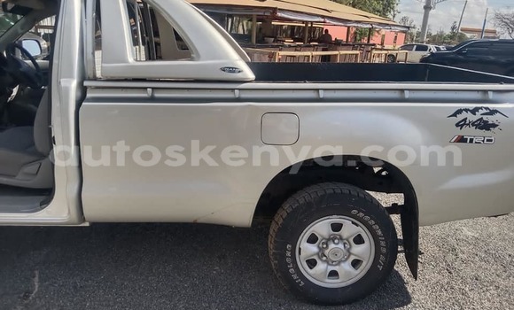 Oofamaa Toyota Hilux Silver Makiinaa iti Nairobi keessatti Nairobi keessatti Oofamaa Toyota Hilux Silver Makiinaa iti Nairobi keessatti Nairobi keessatti