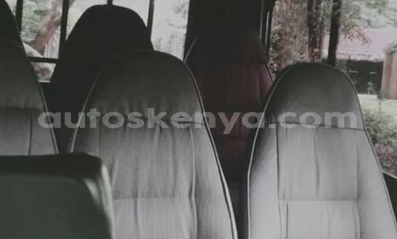 Oofamaa Toyota Land Cruiser White Makiinaa iti Nairobi keessatti Nairobi keessatti Oofamaa Toyota Land Cruiser White Makiinaa iti Nairobi keessatti Nairobi keessatti