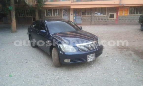 Oofamaa Toyota Crown Blue Makiinaa iti Nairobi keessatti Nairobi keessatti
