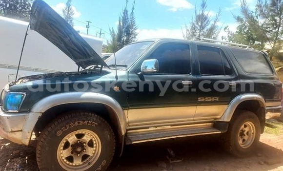 Nunua Ilio tumika Toyota Hilux Kijani Gari ndani ya Nairobi nchini Nairobi