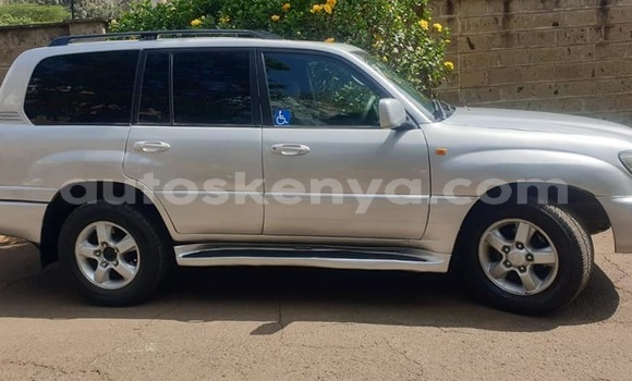 Oofamaa Toyota Land Cruiser Silver Makiinaa iti Nairobi keessatti Nairobi keessatti Oofamaa Toyota Land Cruiser Silver Makiinaa iti Nairobi keessatti Nairobi keessatti