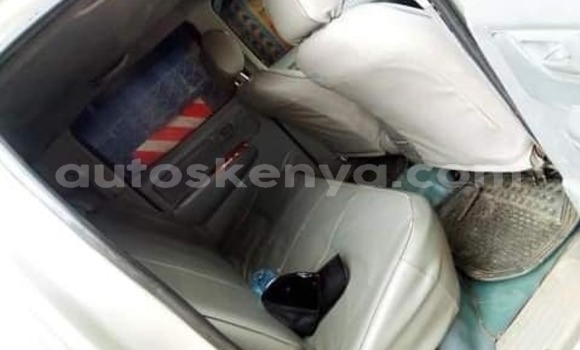 Oofamaa Toyota Hilux Silver Makiinaa iti Nairobi keessatti Nairobi keessatti Oofamaa Toyota Hilux Silver Makiinaa iti Nairobi keessatti Nairobi keessatti