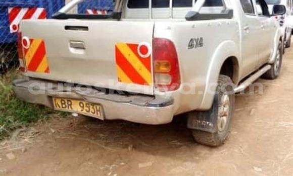 Oofamaa Toyota Hilux Silver Makiinaa iti Nairobi keessatti Nairobi keessatti Oofamaa Toyota Hilux Silver Makiinaa iti Nairobi keessatti Nairobi keessatti