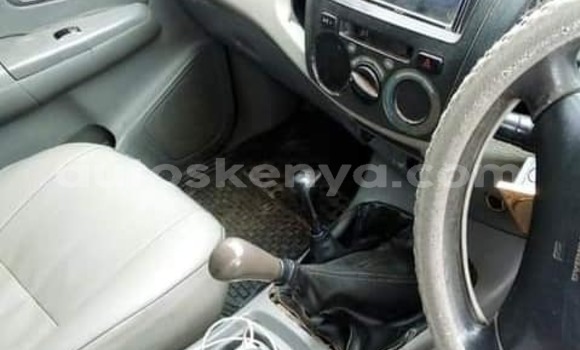 Oofamaa Toyota Hilux Silver Makiinaa iti Nairobi keessatti Nairobi keessatti Oofamaa Toyota Hilux Silver Makiinaa iti Nairobi keessatti Nairobi keessatti